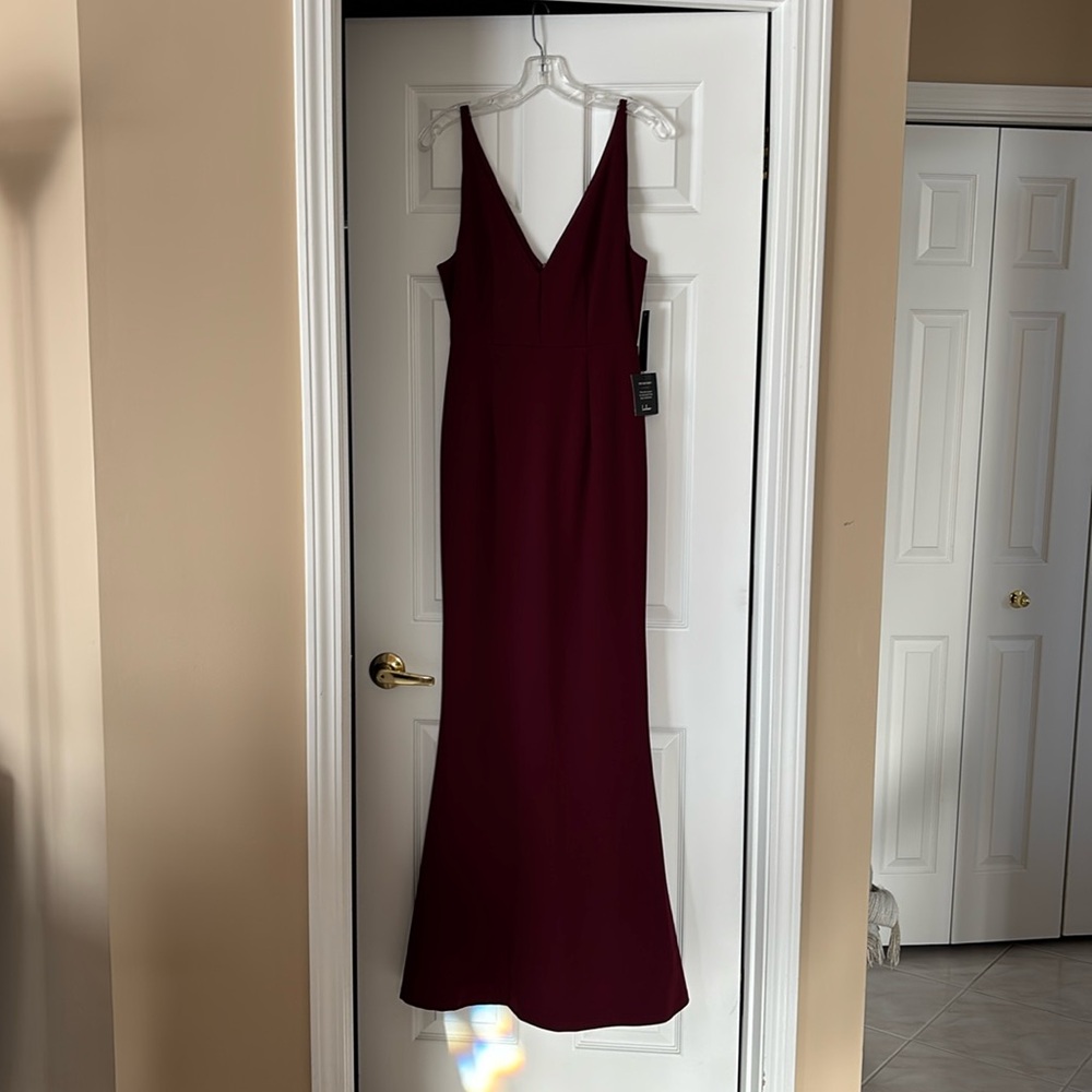 Lulus Burgandy ladies Evening Gown